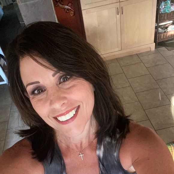 Meet your Posher, Dawn - Picture 1 of 1